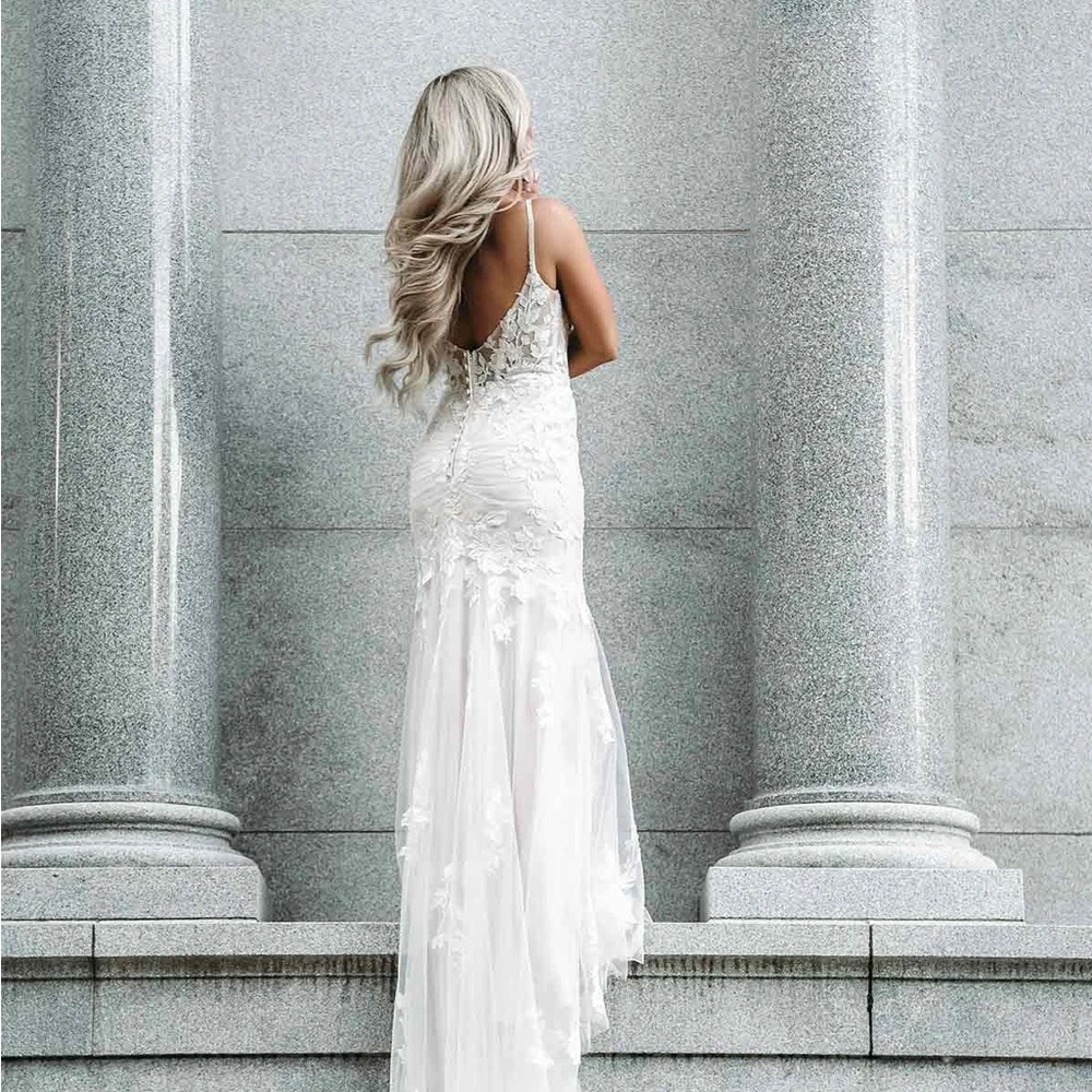 Stella York White Lace Wedding Dress- New with Tags - Picture 4 of 6